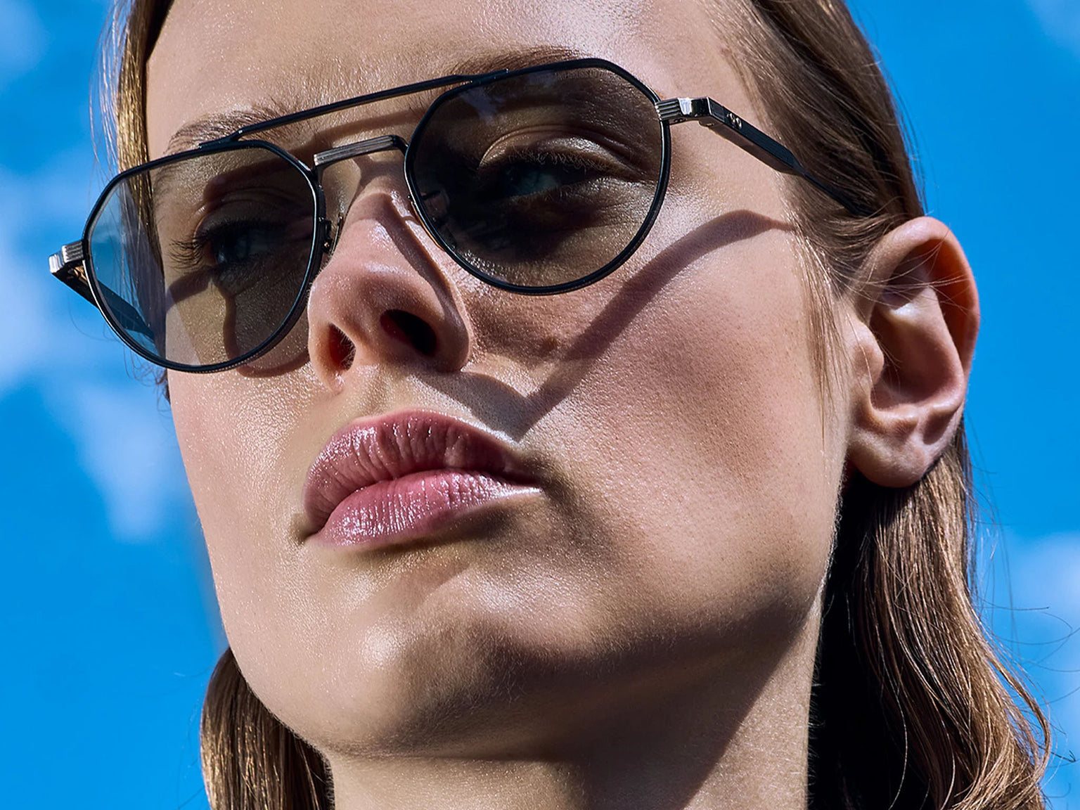 Cutler and Gross Draycott 1426 Round Sun (Black/Gold)