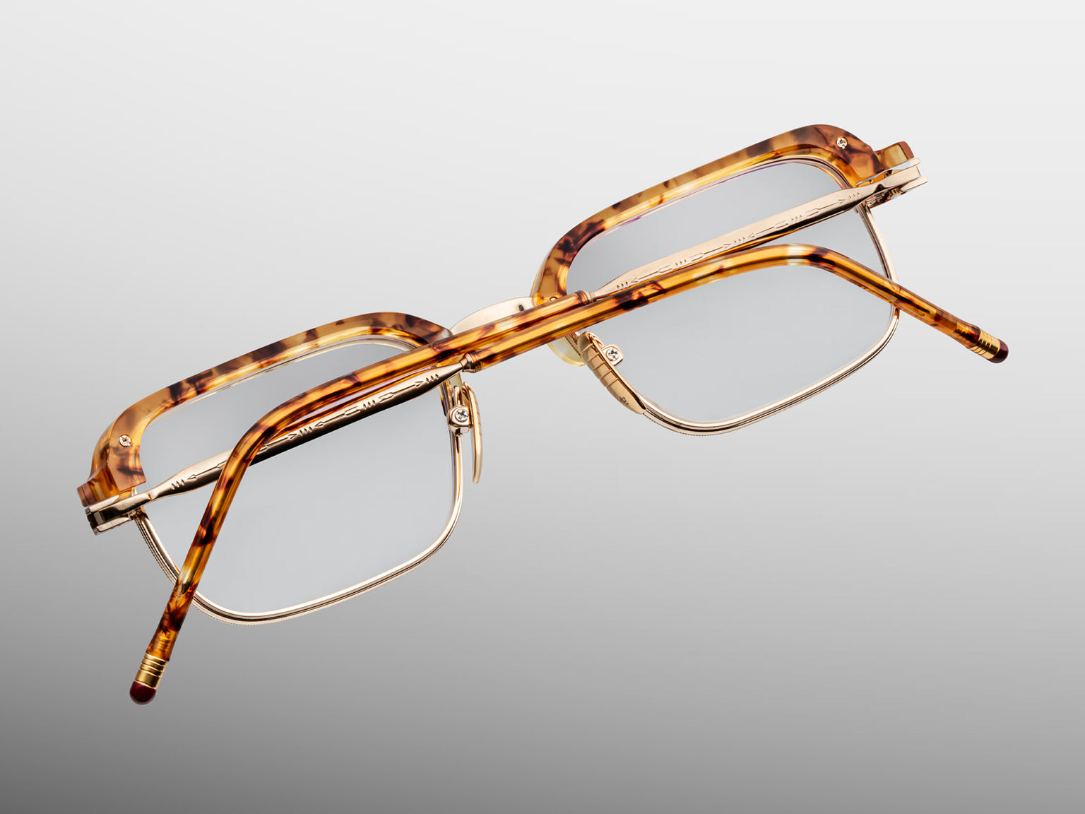 Jacques Marie Mage Comanche (Vintage Tort)
