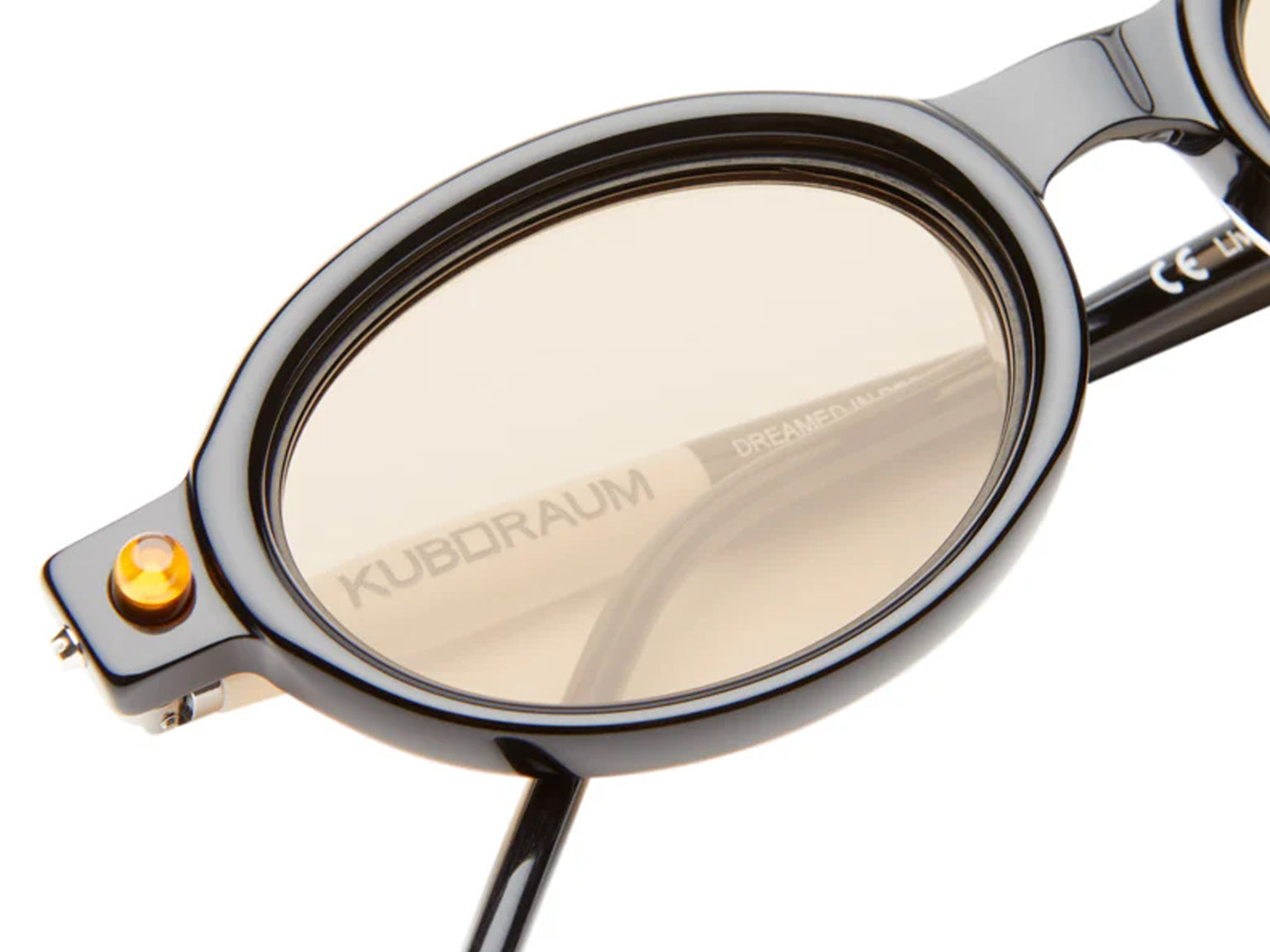 Kuboraum P6 Sun (Black Shine)