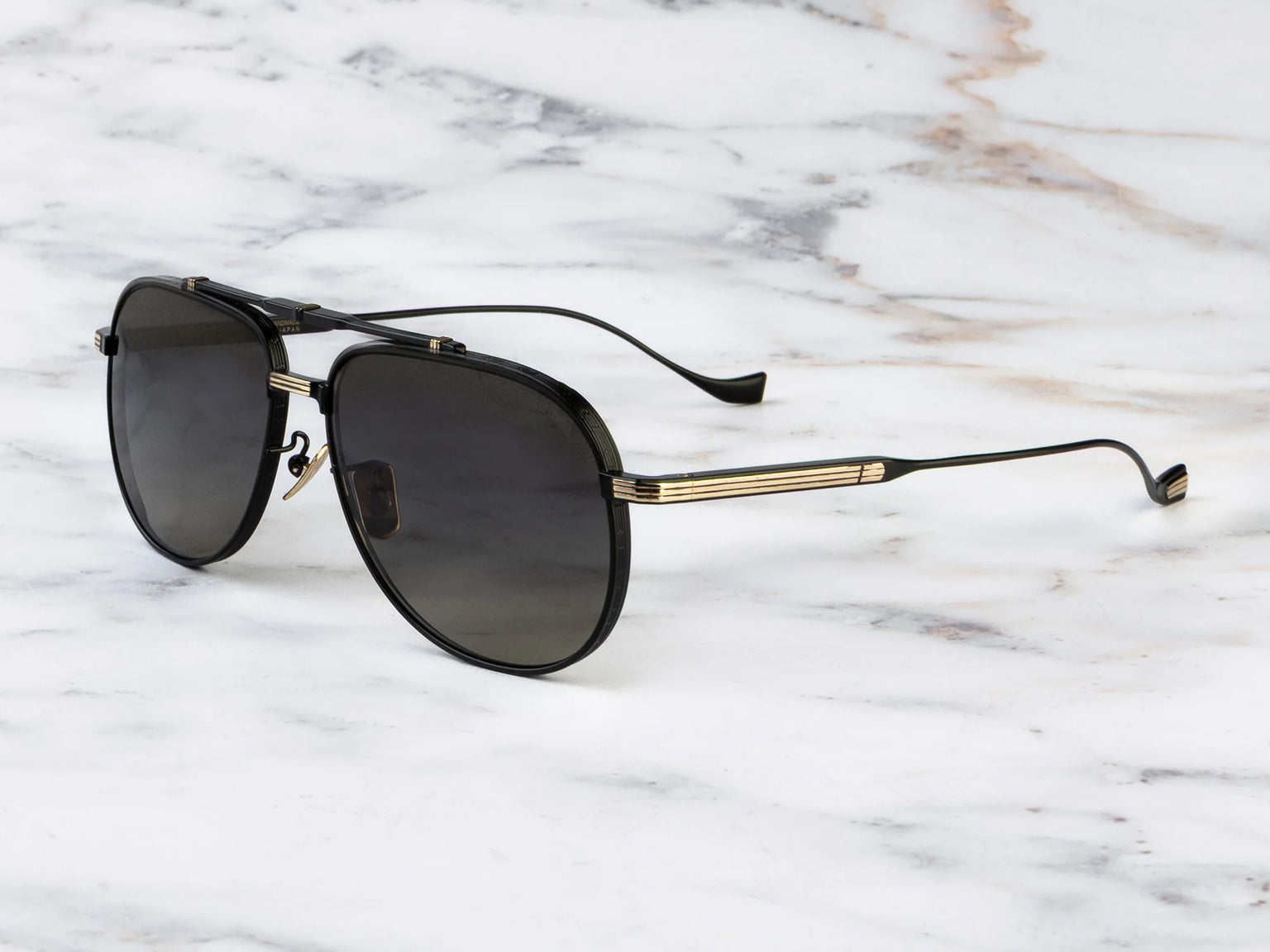Cutler and Gross Sloane 1423 Aviator Sun (Black/Gold)